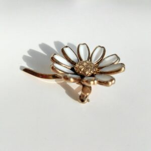 Брошь ромашка, Trifari — изображение 3